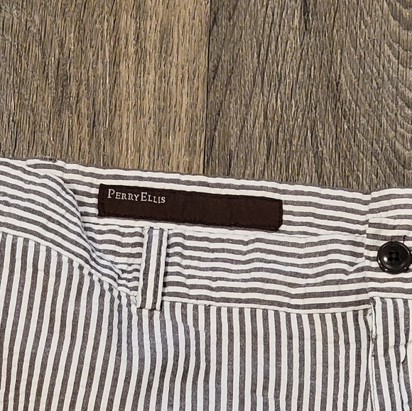 Perry Ellis Seersucker summer shorts - Picture 3 of 6